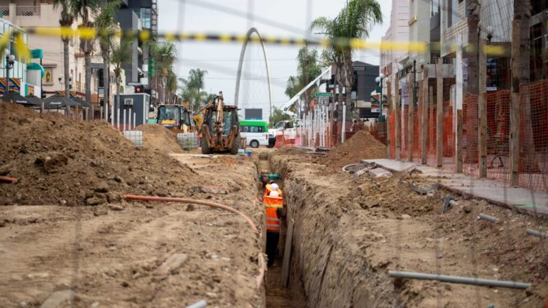 Obras hidráulicas de la Plaza Cívica en “la Revu” culminarán en Septiembre