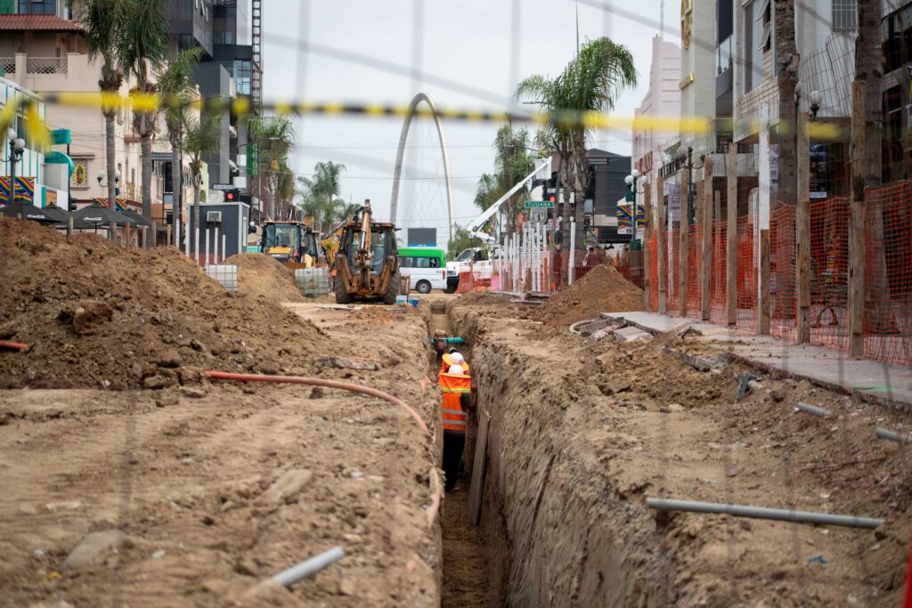 Obras hidráulicas de la Plaza Cívica en “la Revu” culminarán en Septiembre