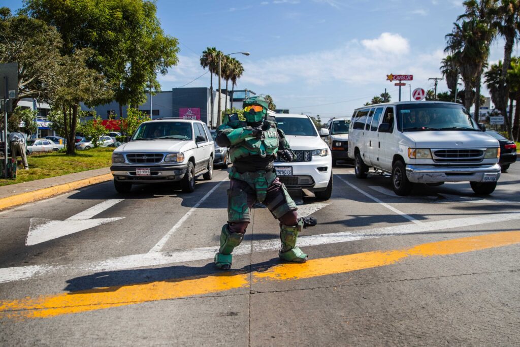 El Máster Shief de Halo bailarín de los semáforos de Tijuana