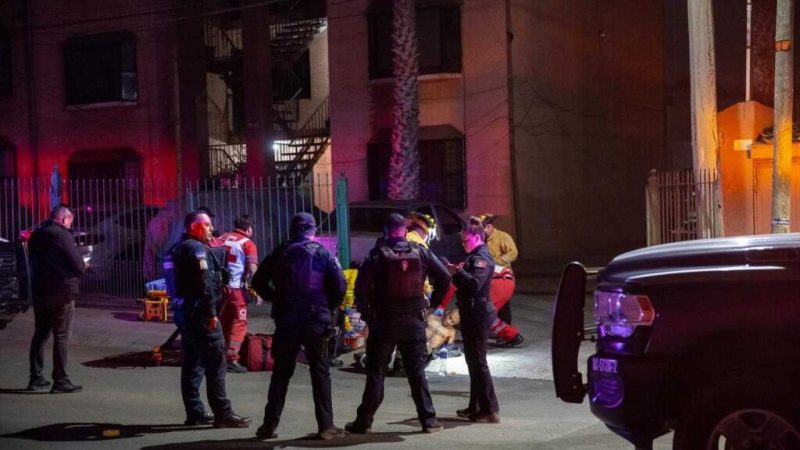 Intentó apuñalar a un policía y terminó detenido en Playas de Tijuana