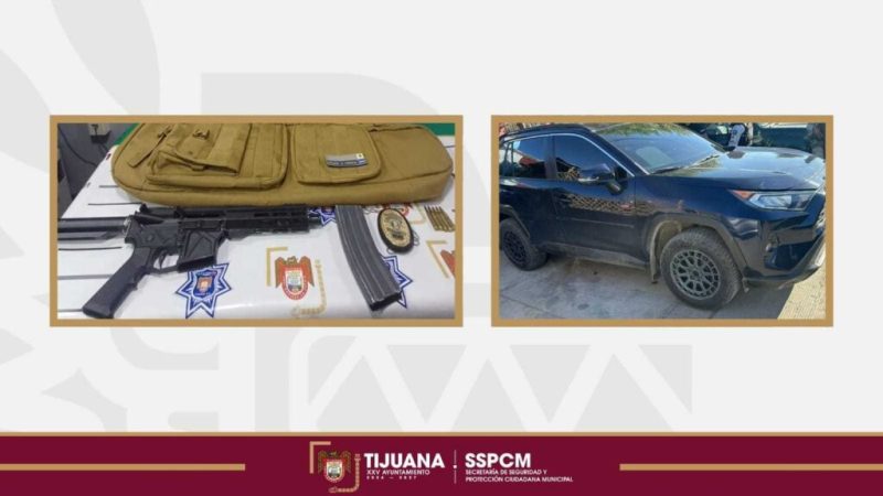 Permite trabajo coordinado asegurar a sujeto por usurpación de funciones en posesión de vehículo robado y un fusil de asalto