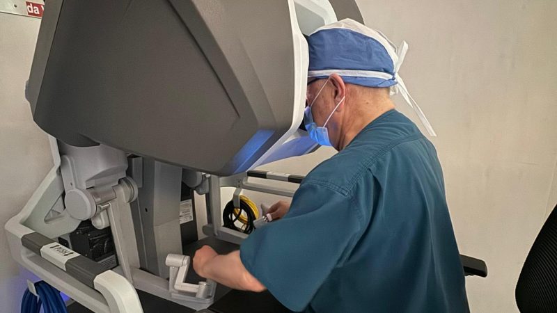 Urge establecer contratos legales en el sector salud para evitar sanciones millonarias