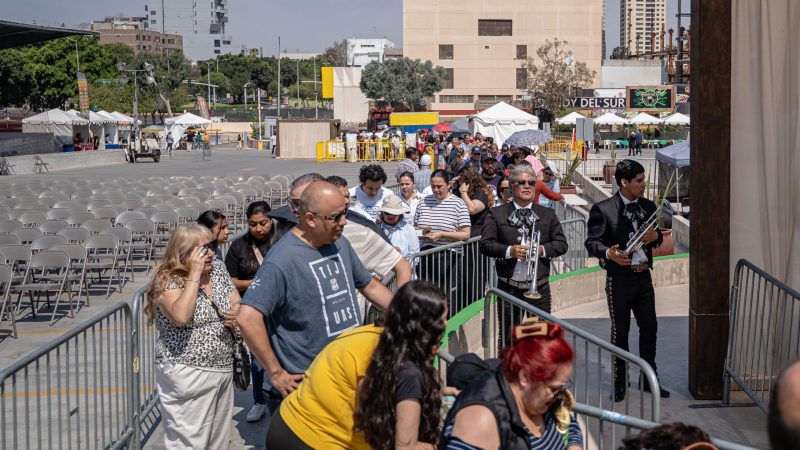 Tijuanenses acuden por última vez a venerar reliquias de San Judas Tadeo