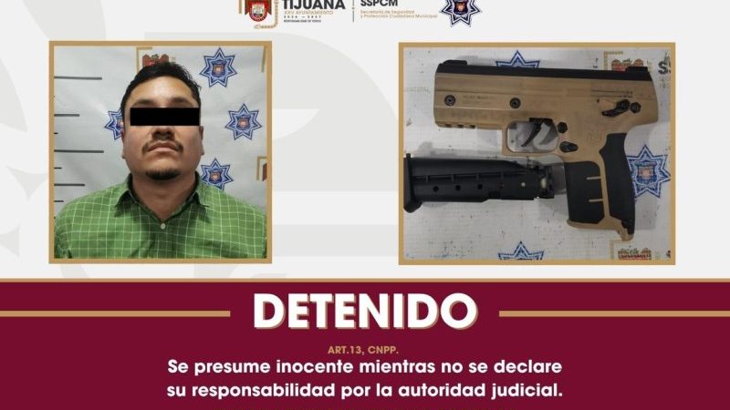 Asegura Policía Municipal de Tijuana a persona por amenazas con arma de utilería tras incidente de tránsito