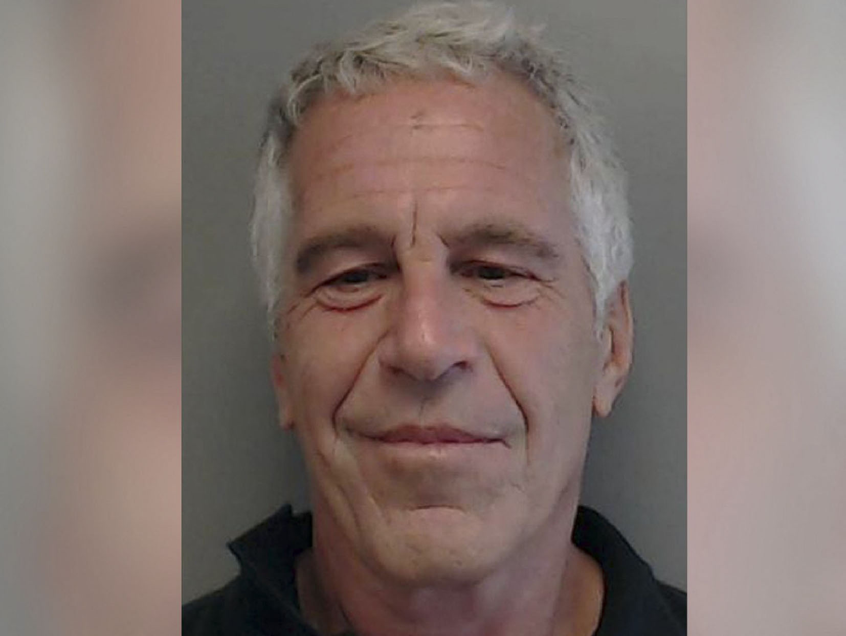 Trump niega comprometedora carta a Epstein y demanda al WSJ por difamación