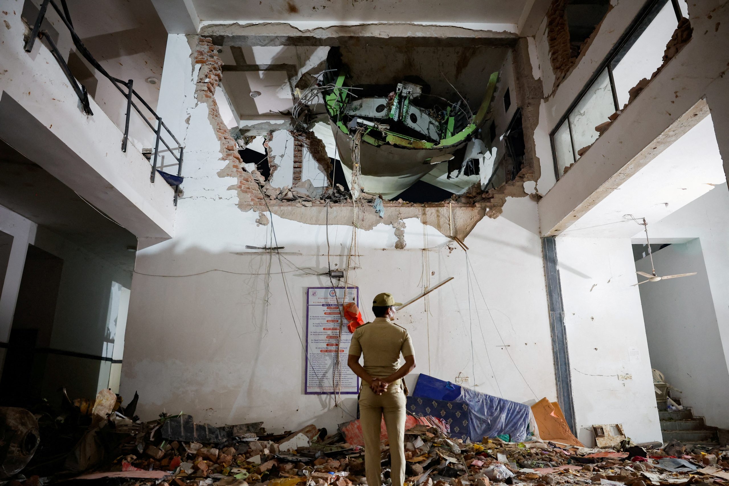 Primeras investigaciones del accidente de Air India responsabilizan al piloto