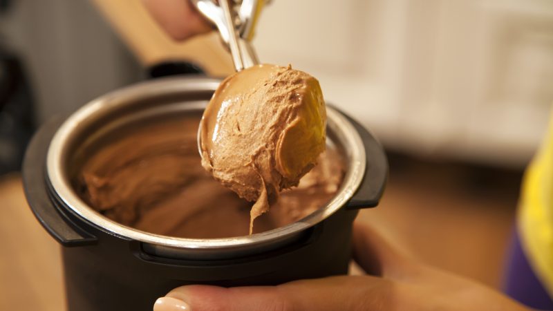 Fabricantes de helado eliminarán colorantes artificiales: ¿cuáles y por qué?