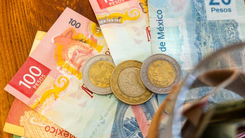 Ganando más pero cotizando menos en el IMSS: estos son los daños reales