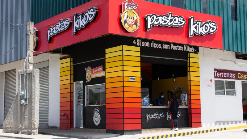 ¿Quién es el dueño de Pastes Kikos y cuál es la historia familiar de la empresa?