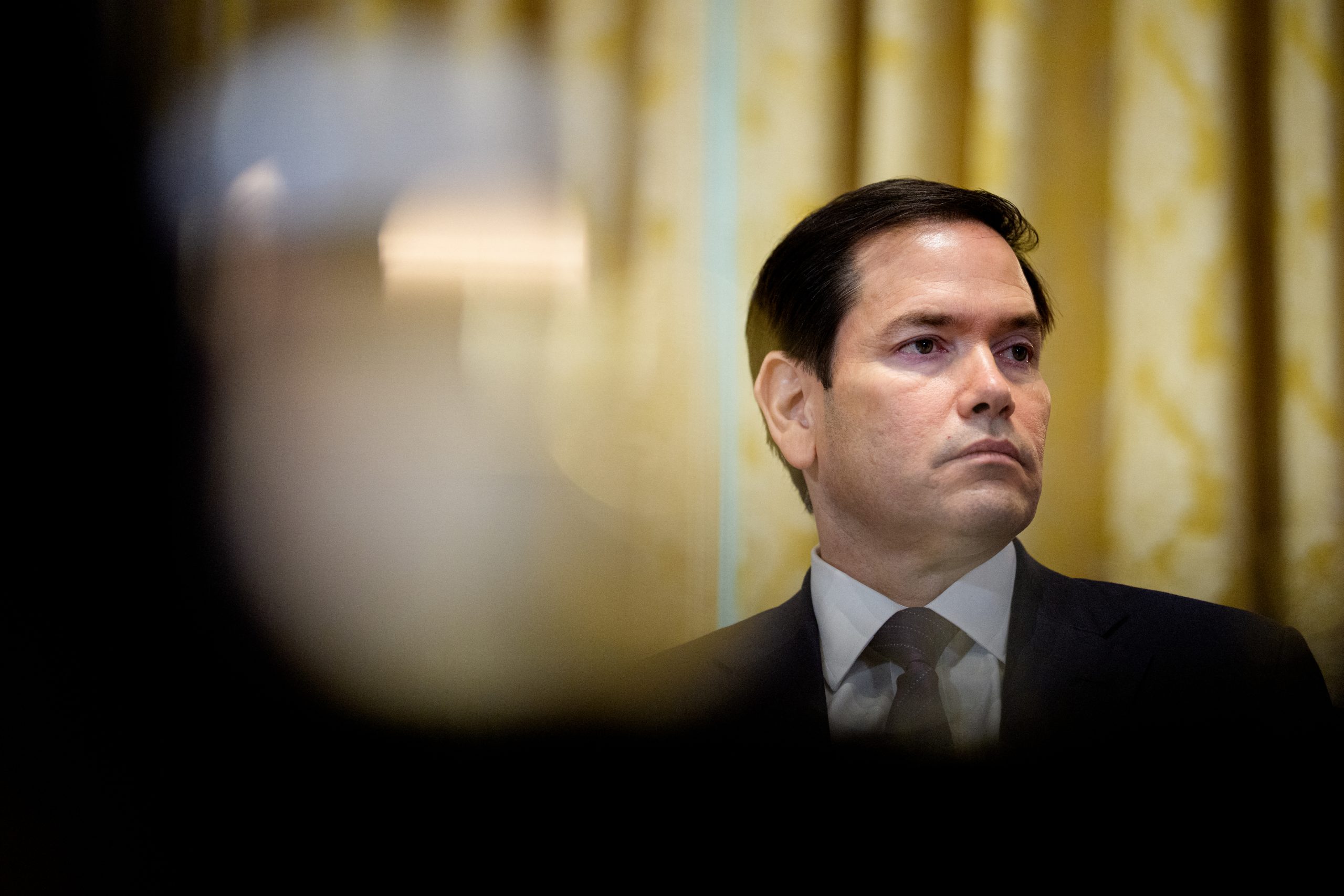 Suplantan a Marco Rubio con IA para robar información, y no ha sido el único