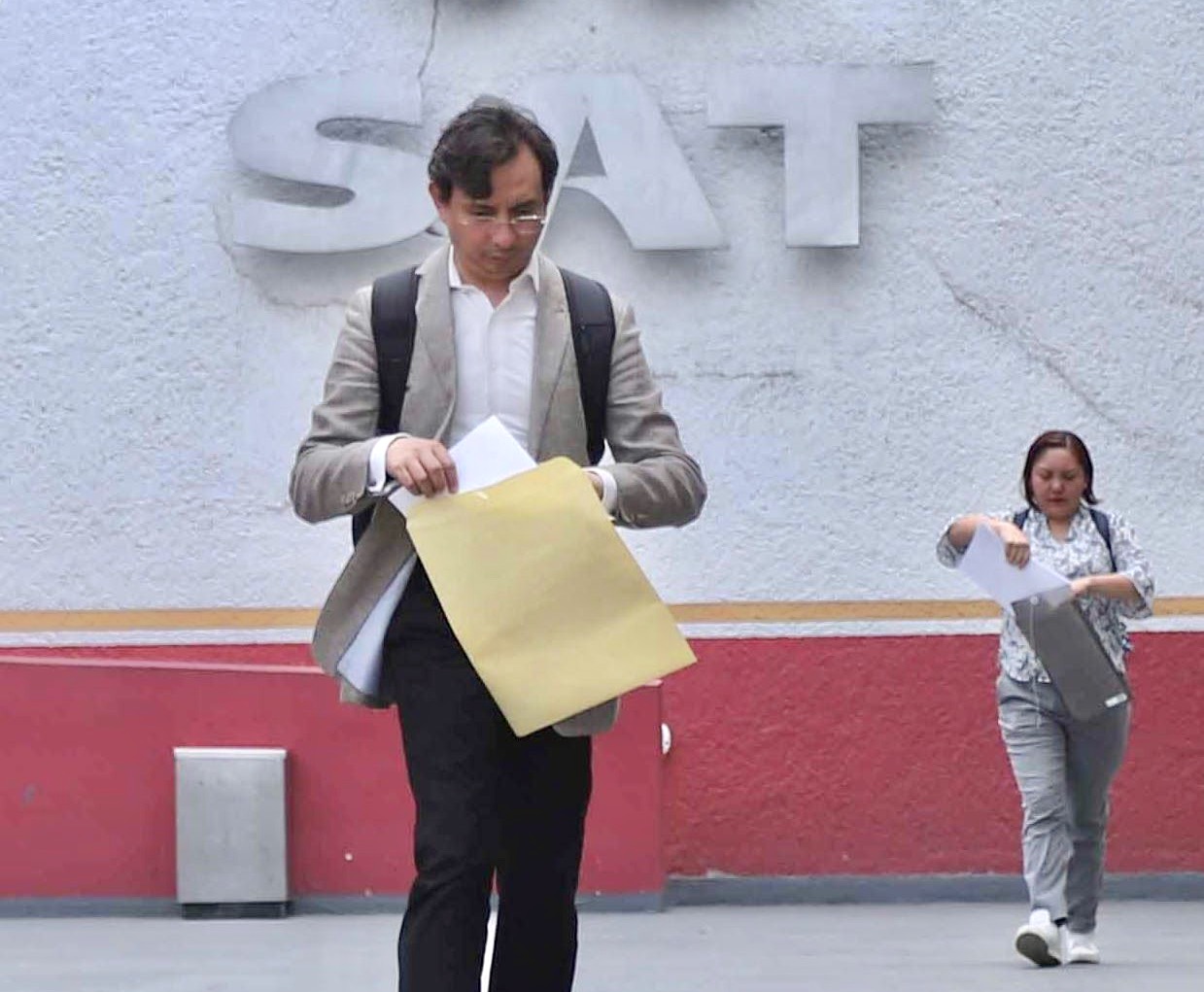 Si el SAT rechaza tu devolución e insistes, solo un tribunal podrá ayudarte