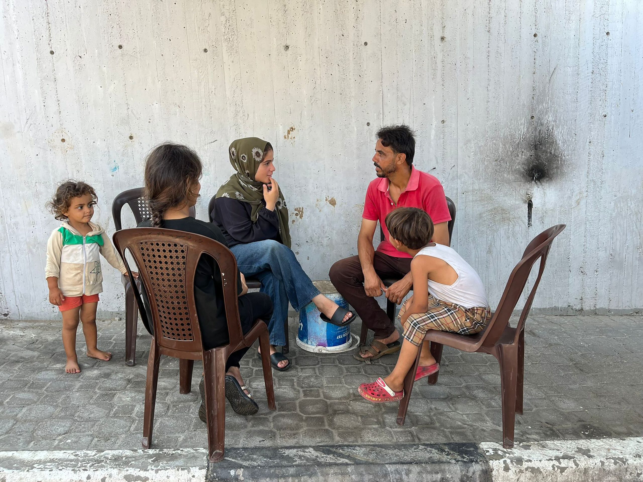 La familia Al Kafarna, débil y hambrienta ante la invasión israelí: “No podemos caminar. Nos enfrentamos a la muerte en ciudad de Gaza”
