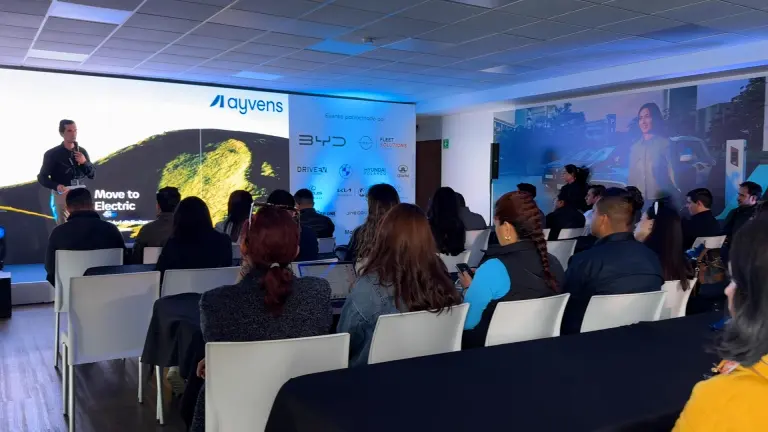 ¿Cómo podemos contribuir a la movilidad sostenible? Ayvens presenta Move to Electric