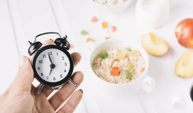¿Es seguro comer solo una vez al día? Esto es lo que revelan los expertos