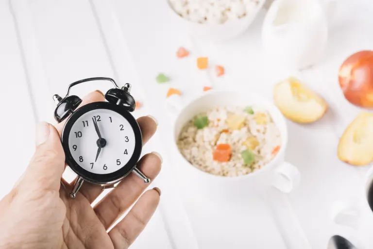¿Es seguro comer solo una vez al día? Esto es lo que revelan los expertos