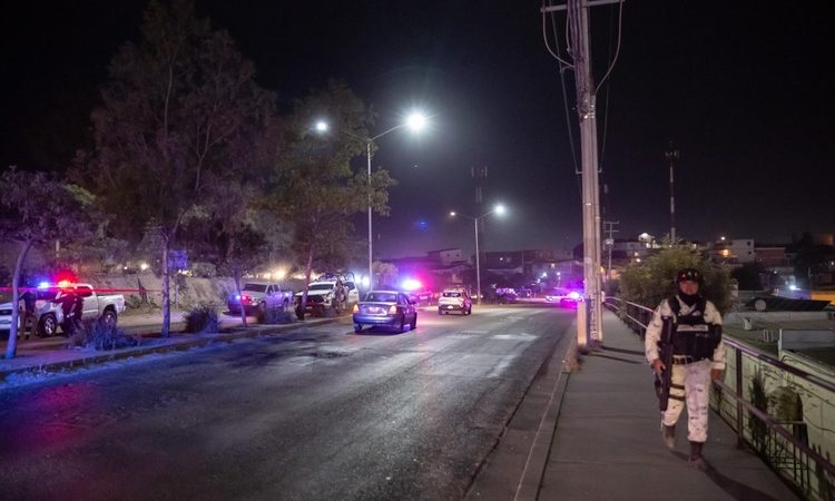 Atacan a chofer de camión de transporte de personal en Loma Bonita