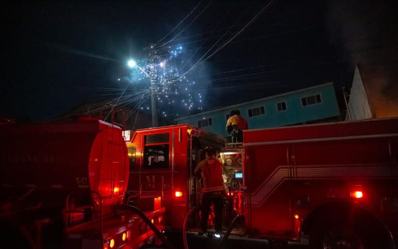 Incendio consume vivienda en la colonia Independencia