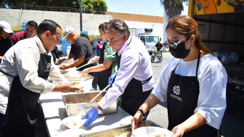 Ruiz Uribe visita Fundación Binacional «Tijuana Sin Hambre»