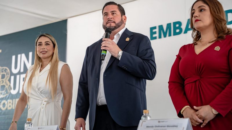 Toman protesta 300 mujeres como Embajadoras de la Salud en Tijuana
