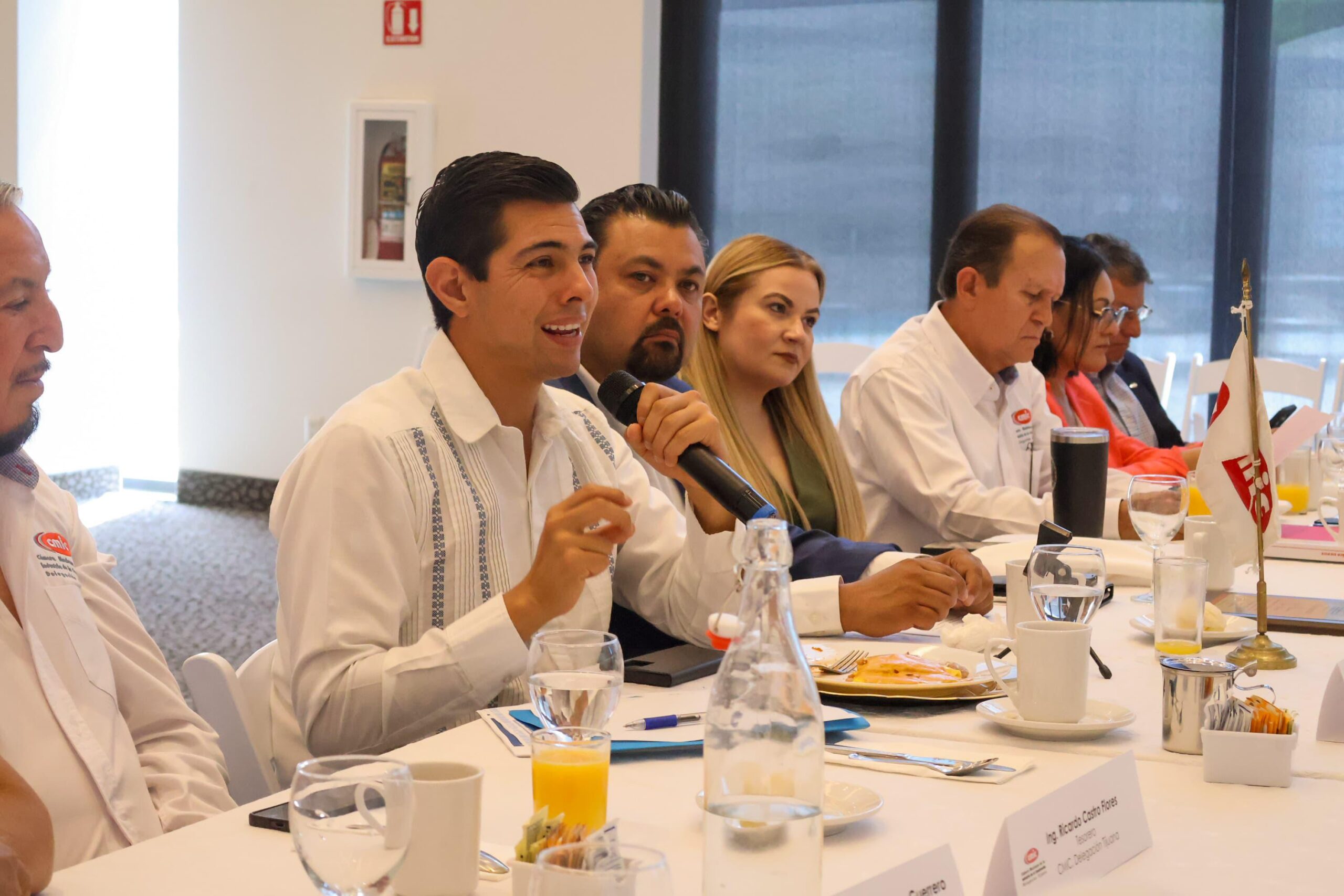 Gobierno de Tecate fortalece lazos con la Cámara Mexicana de la Industria de la Construcción