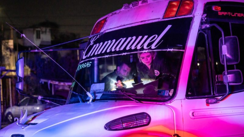 Muere niño atropellado por camión de transporte de personal en Terrazas del Valle