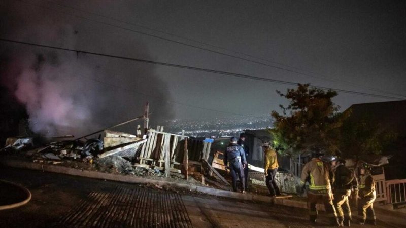 Se incendian dos viviendas en la colonia Emperadores