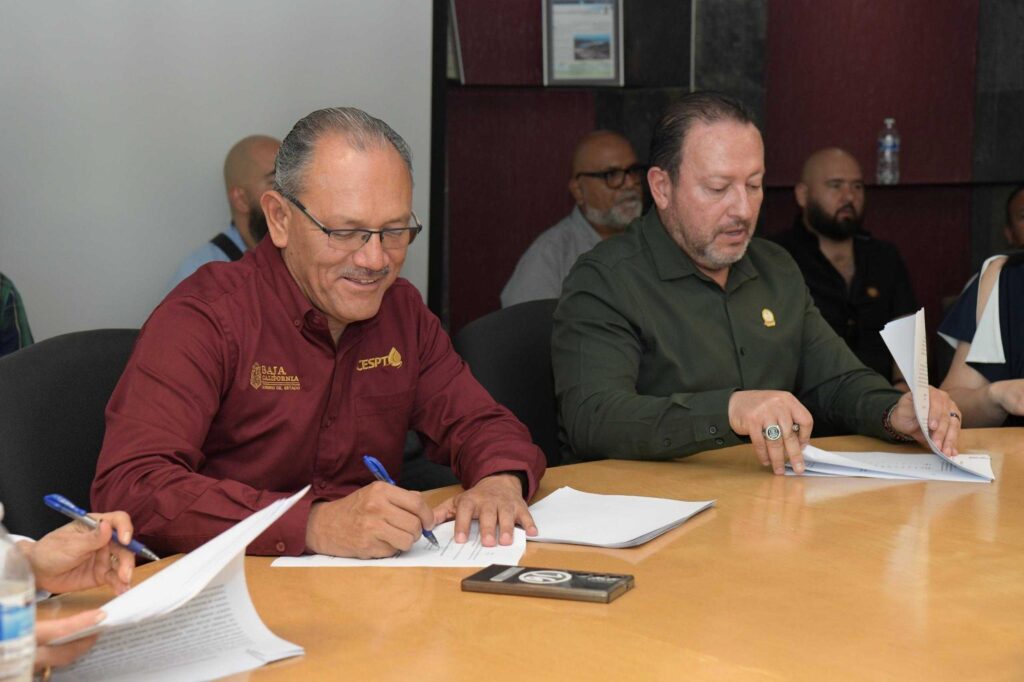 Firma CESPT contrato colectivo de trabajo 2025 con sindicato de burócratas, sección Tijuana