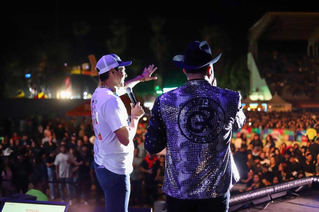 13 mil viven una noche inolvidable en el segundo día de la Feria Tecate en Marcha