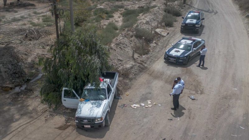 Repartidor de tortillas vuelca en bulevar 2000; conductor resulta ileso