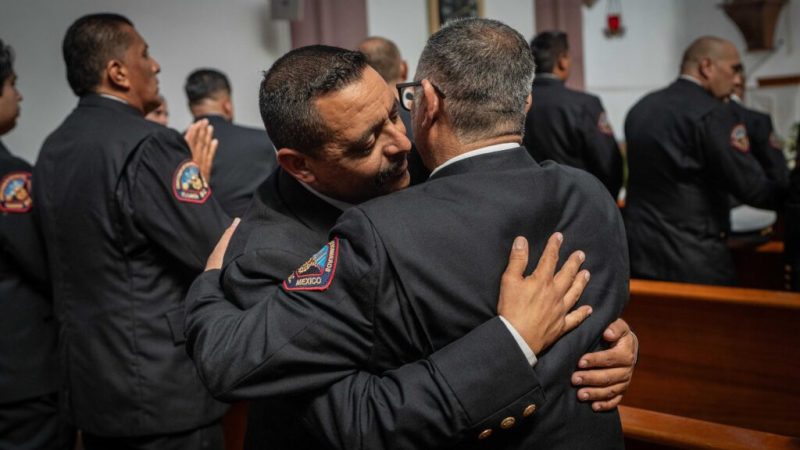 Bomberos de Tijuana celebran su día y el aniversario 103 con misa conmemorativa