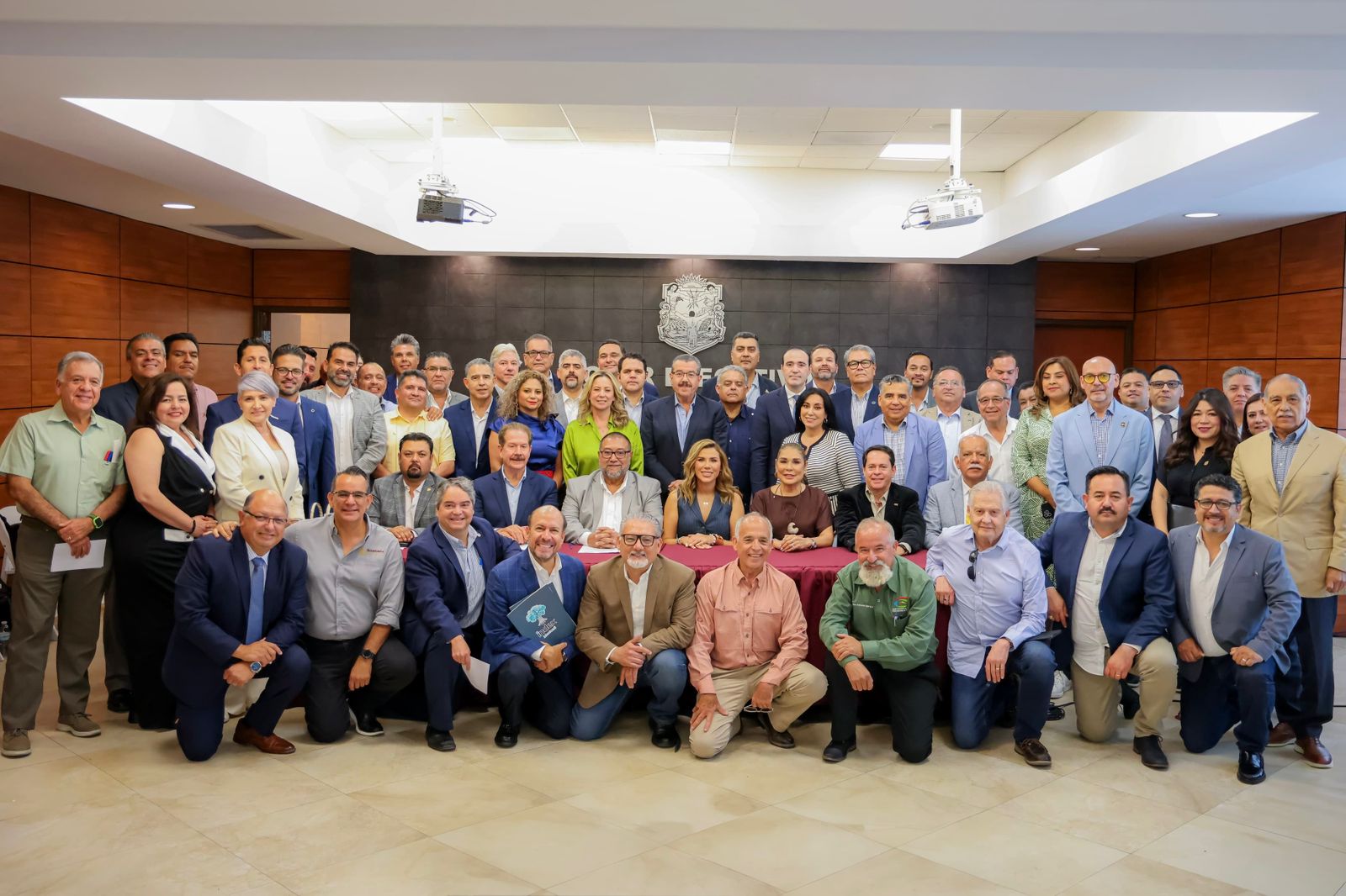 Dialoga Marina del Pilar con sector empresarial sobre finanzas, infraestructura y gestiones federales