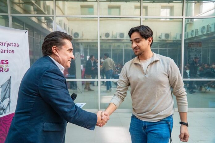Llama Ruiz Uribe a inscribirse a «Jóvenes Construyendo El Futuro»