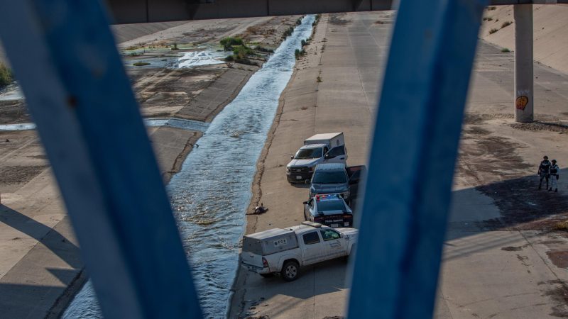 Localizan persona sin vida en la canalización del Río Tijuana