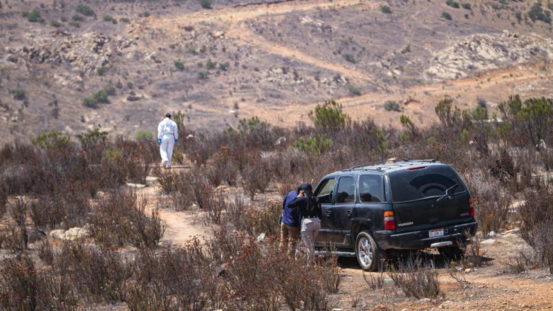 Localizan cuerpo y narcomensaje en camioneta abandonada en el fraccionamiento Valle Las Palmas