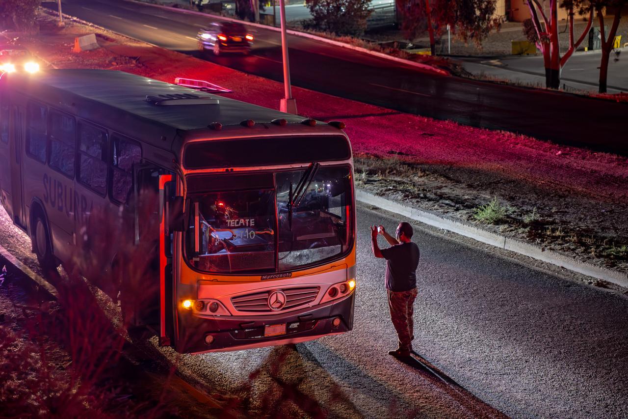 Ataque armado contra camión de transporte deja dos lesionados en la carretera libre Tijuana–Tecate