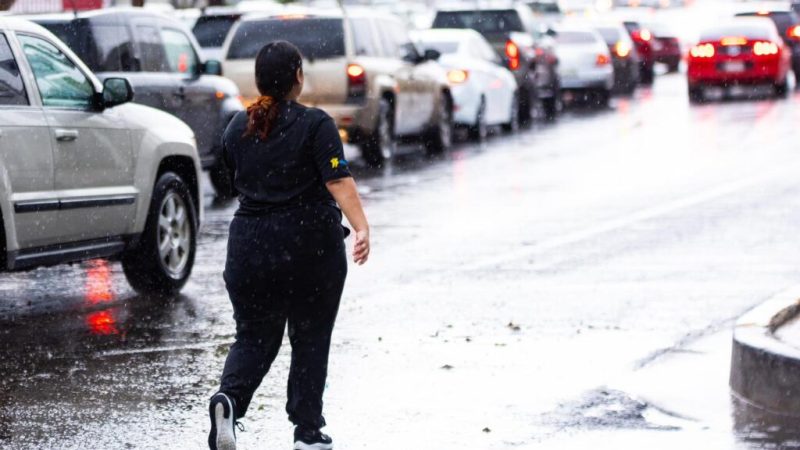 Lluvias intentas en Mexicali provocan afectaciones y desorden vial
