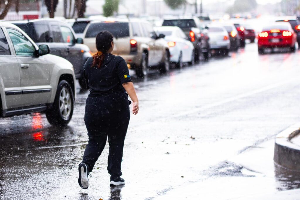 Lluvias intentas en Mexicali provocan afectaciones y desorden vial