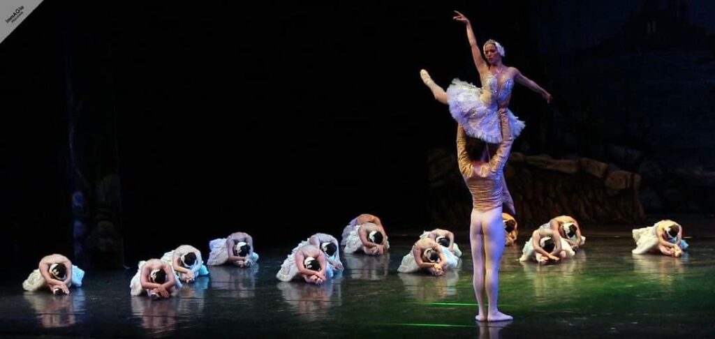 Llega “El Lago de los Cisnes” al Teatro Camafeo
