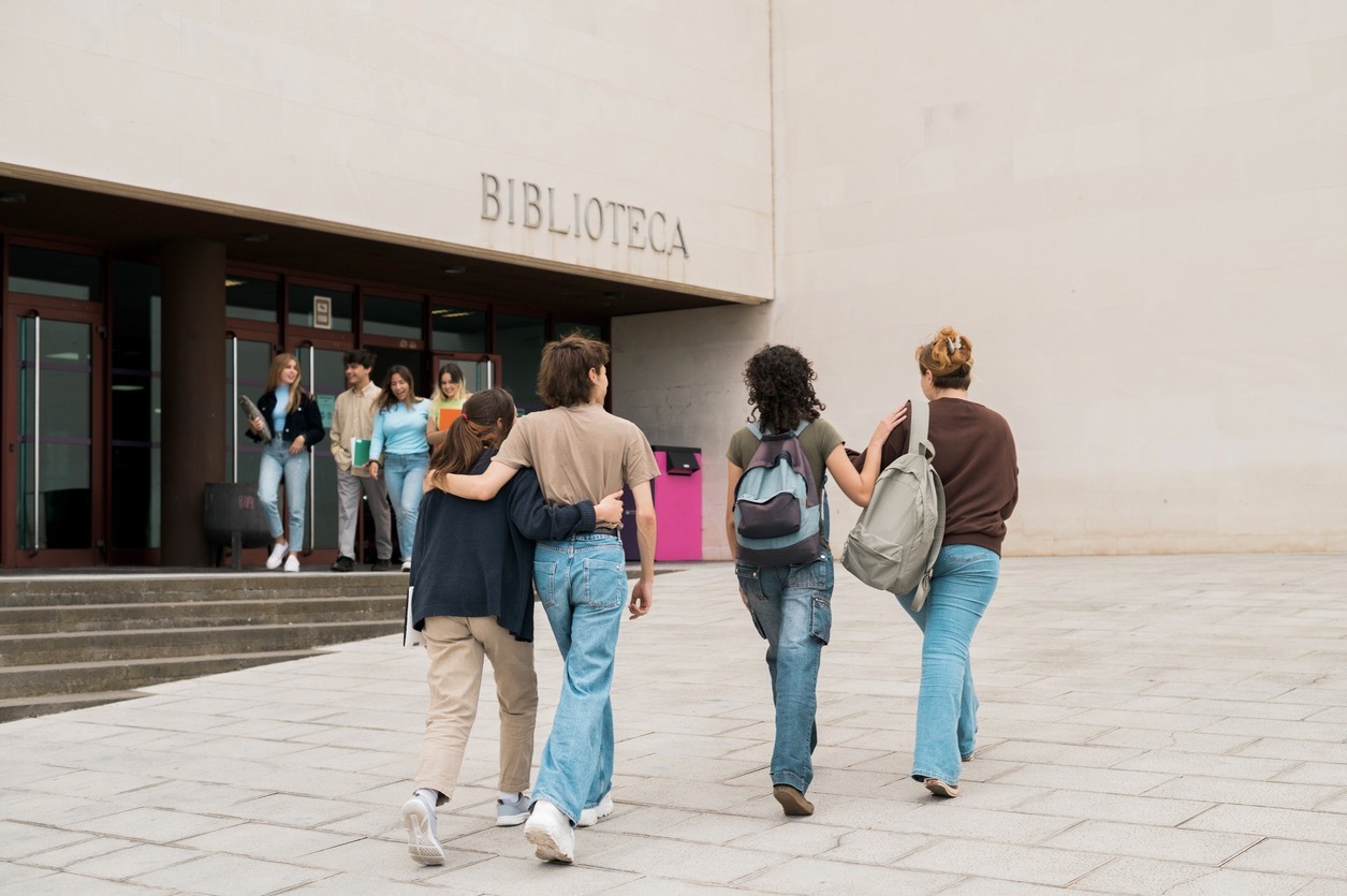 ¿Las escuelas privadas pueden retener documentos por no pagar colegiaturas? Esto dice Profeco