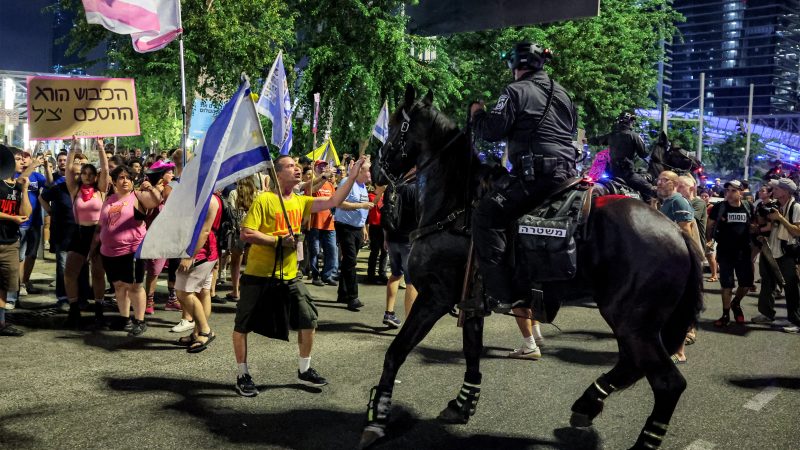 Miles de personas protestan en Tel Aviv contra el plan de control en Gaza