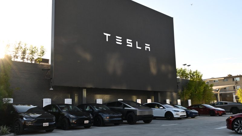 Tesla pierde juicio por piloto automático; pagará 243 mdd por choque mortal