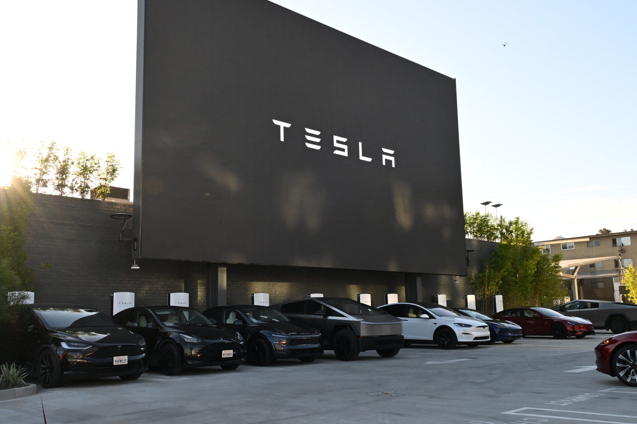 Tesla pierde juicio por piloto automático; pagará 243 mdd por choque mortal