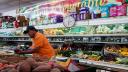 Confianza de consumidores en EU cae a su nivel más bajo en cinco meses