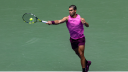 Sabalenka pasa a semifinales del US Open tras retiro de Vondrousova por lesión