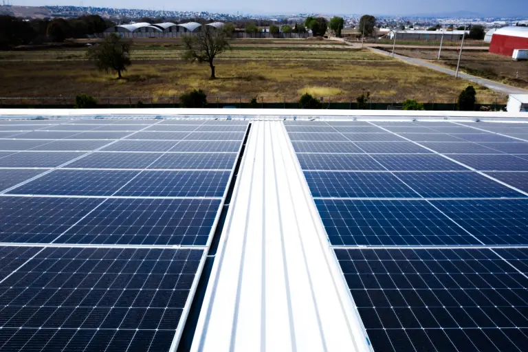 El poder transformador de la energía solar en sitio
