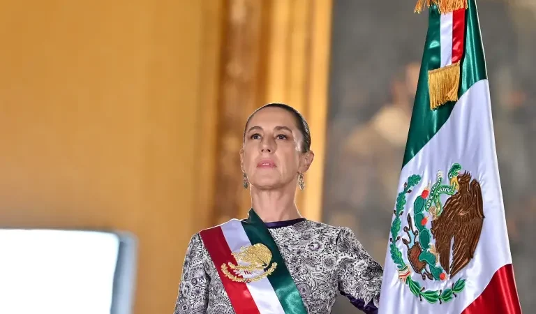 "Viva las heroínas anónimas": Claudia Sheinbaum encabeza su primer Grito de Independencia