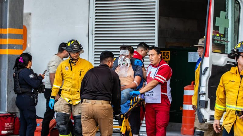 Trabajador sufre descarga eléctrica en Plaza Península