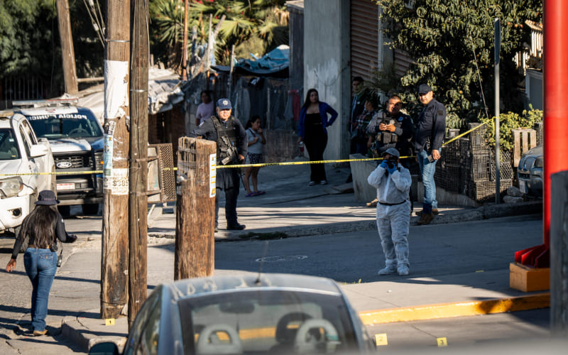 Dos baleados en Oxxo de la colonia Cuauhtémoc; joven de 18 años muere en el lugar