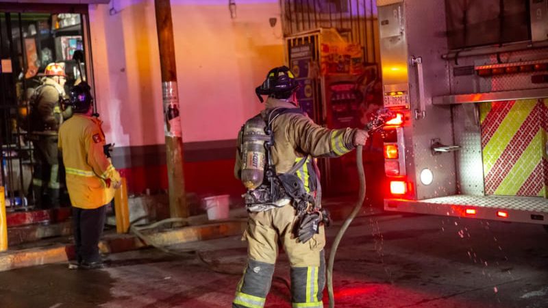 Incendio en tienda de la colonia México Lindo es controlado por vecinos