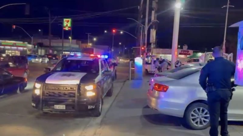 Menor de 14 años llega baleado a farmacia en Tijuana